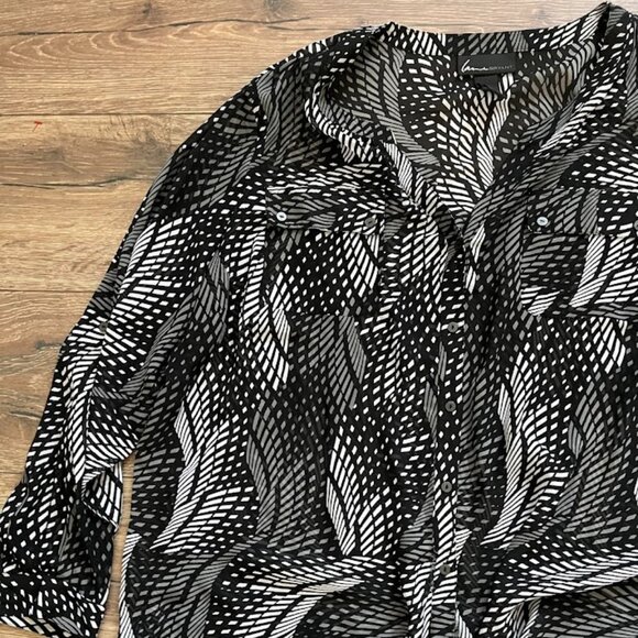 Lane Bryant Black White Striped Semi Sheer Roll Tab Blouse Size 22 24 - Picture 3 of 14